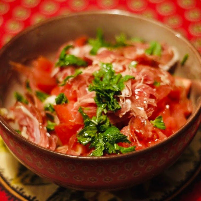 Salade de tomate au jambon de Bayonne et à la menthe (Cuvée Olive Mûre Bio)
