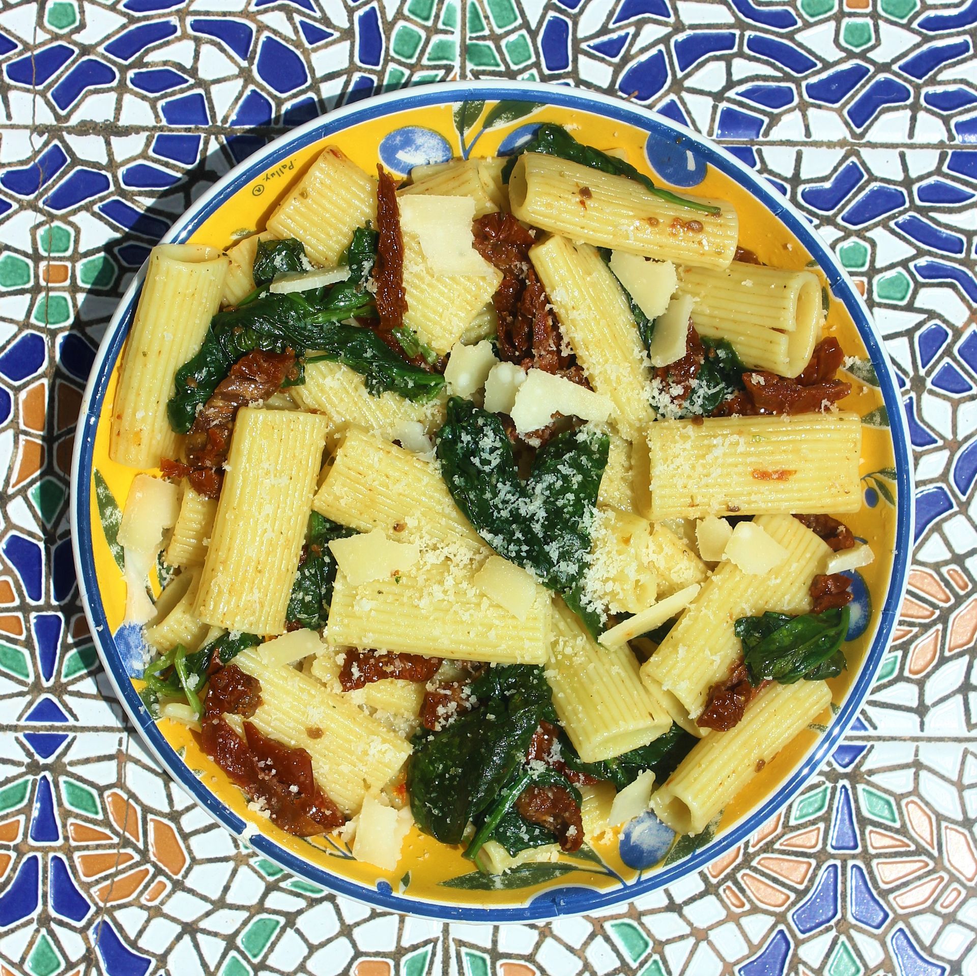 Rigatoni aux tomates séchées & épinards (Cuvée Olive Verte Bio)