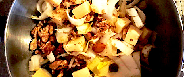 Une salade d’endives, au comté, noix et graines (Cuvée Olive Mûre)